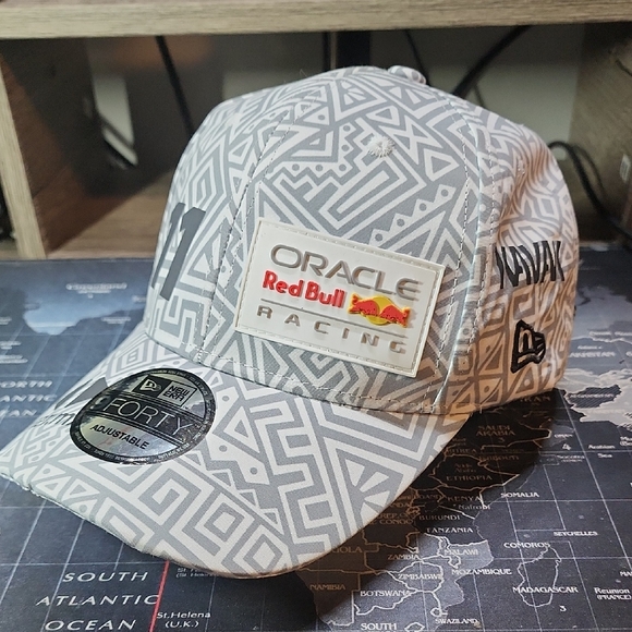 Oracle Red Bull #11 Formula 1 Racing Team Cap - Picture 1 of 6